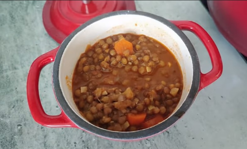 cocina en ollas de hierro fundido - receta de lentejas en cocotte